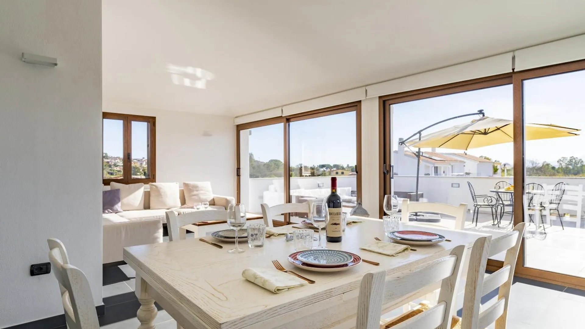 Apartament Lighthouse Holiday Home Àrbatax Włochy